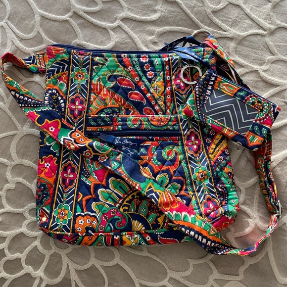 Vera Bradley Handbags - Vera Bradley Crossbody Vera Bradley Handbags - Vera Bradley Crossbody